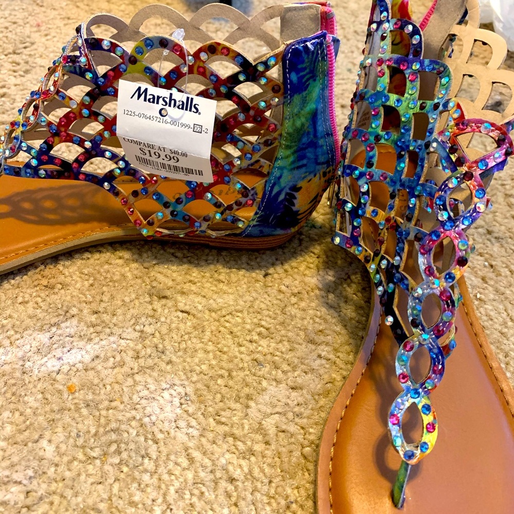 Zigisoho sandals
